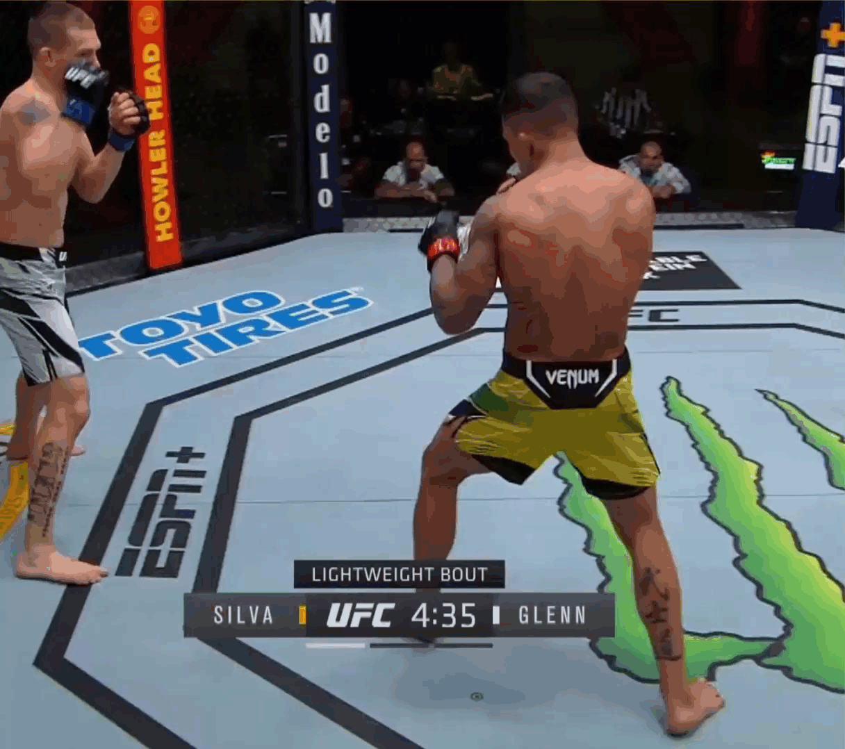 KO: southpaw left hook as he loads up coming forward